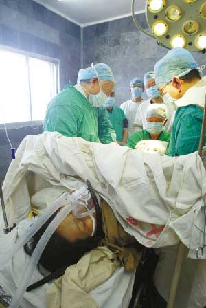 重庆部分医院变性手术很大胆 男变女仅30万(图)